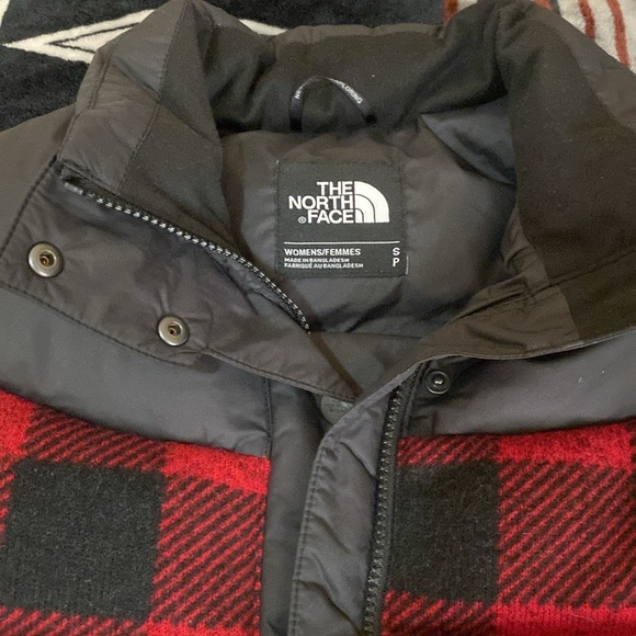 The North Face Puffer Womens - Picture 2 of 4